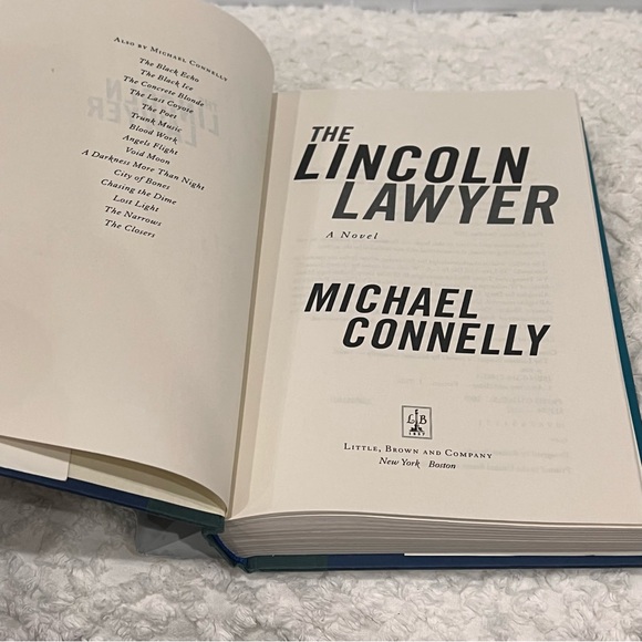 Lincoln Lawyer & The Brass Verdict 2 Michael Connelly's First Edition HCDJ - Picture 4 of 6